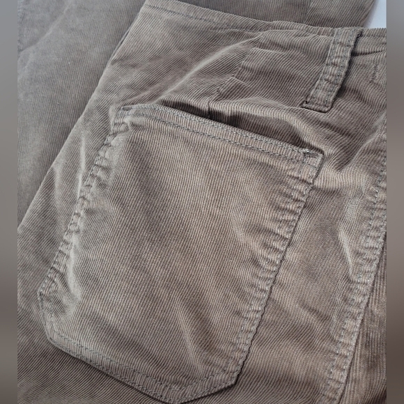 Free People Jolene Corduroy Flare Bellbottoms  in Light Military Green - Size 31 - Picture 8 of 12